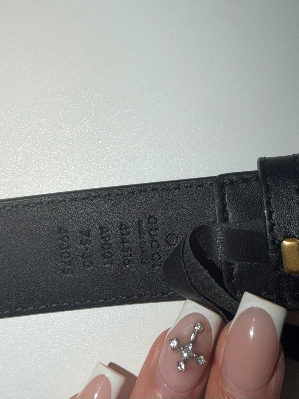 Gucci Black Leather Belt with Gold Double G Buckle - Picture 6 of 7